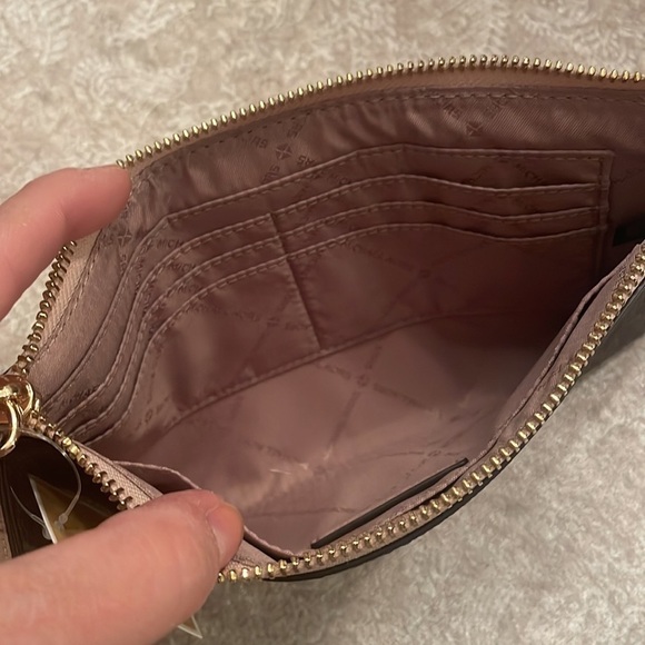 Brand New Michael Kors Brown & Soft Pink Logo Large Zippered Clutch Wristlet - Picture 13 of 15